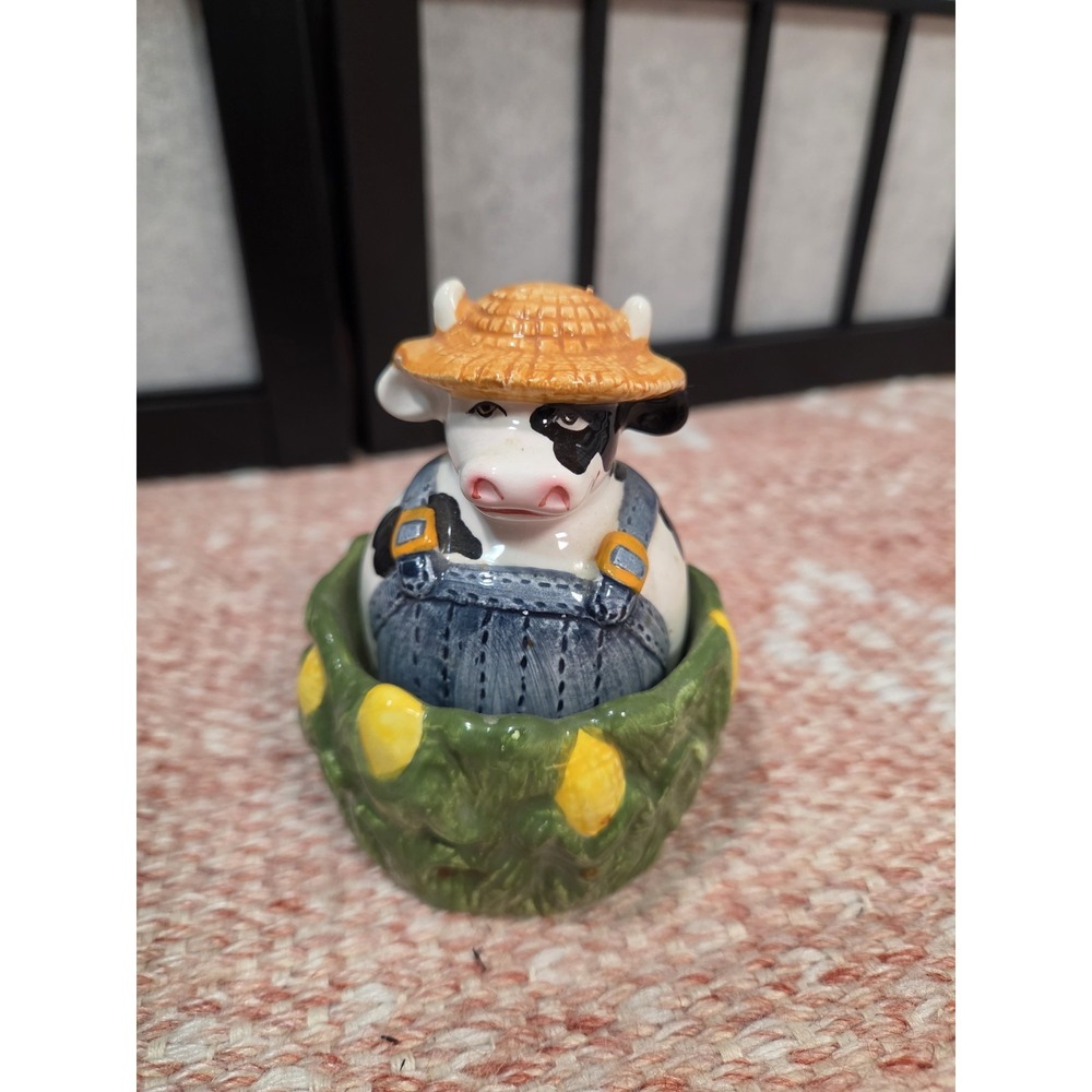 VTG Clay Art Farmcore COW IN THE CORN Salt and Pepper Shaker Set 1990's